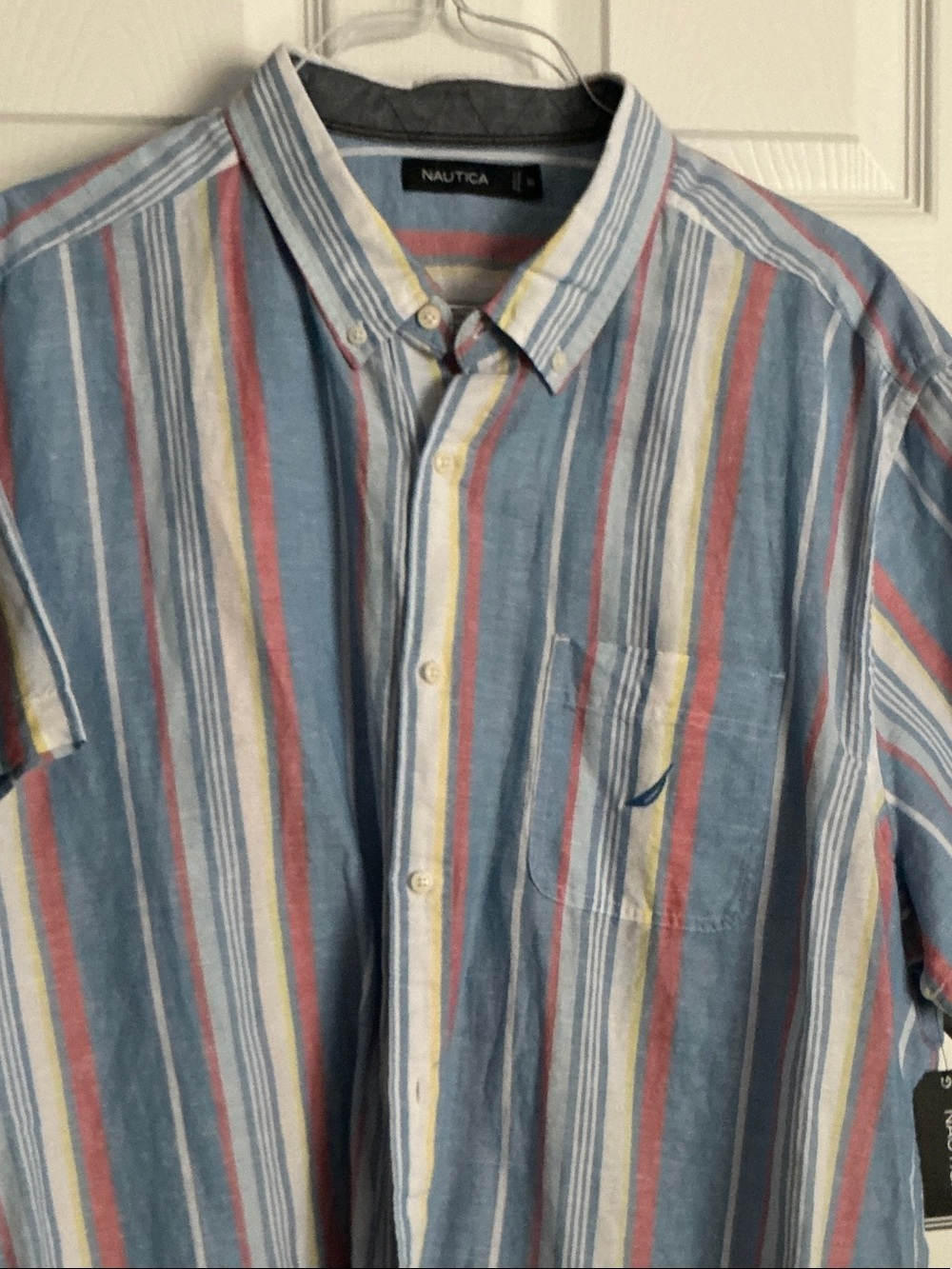 Nautica Men’s Light Blue Striped Short-Sleeve Button-Down Shirt
